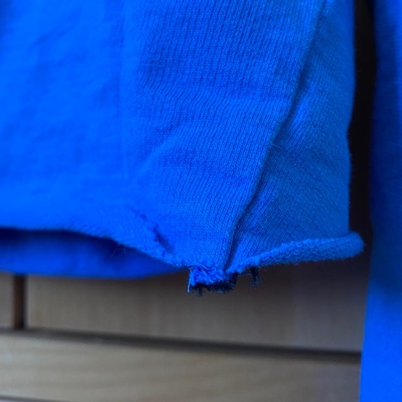 Pretty blue “Sunset Boulevard USA” cropped long sleeve from H&M 💙 - Picture 4 of 4